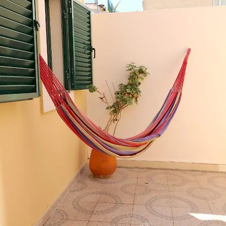 Sunny Patio For 3 Appartamento