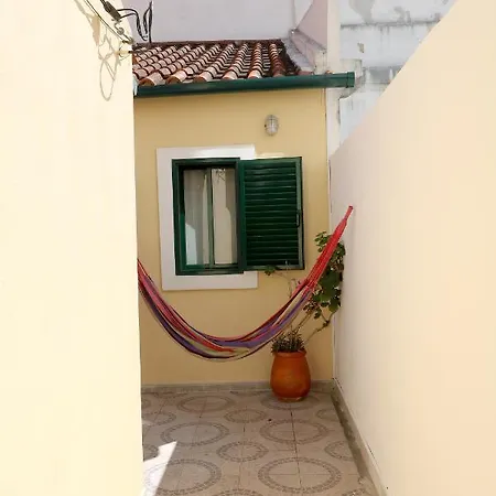Appartamento Sunny Patio For 3 Lisbona
