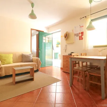 Sunny Patio For 3 Appartamento *